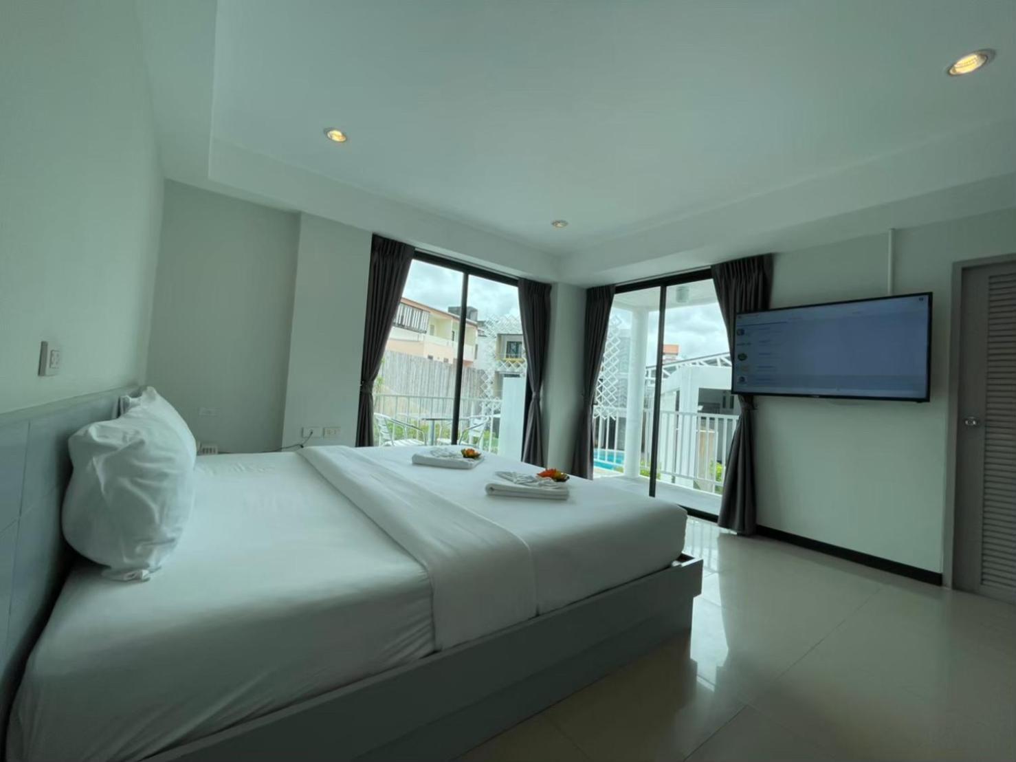 Apartment White